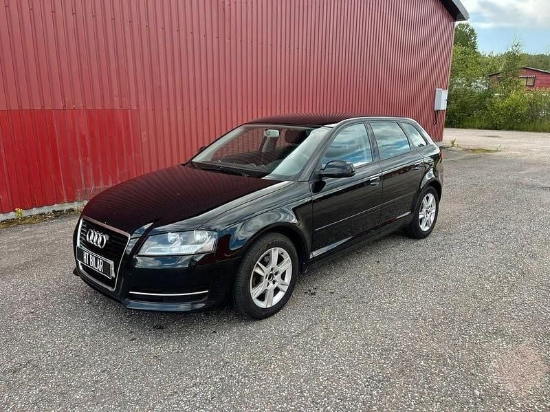 Svart Begagnad 2011 Audi A3 Attraction | 81 900 kr (Marknadspris) - Bild 1/4