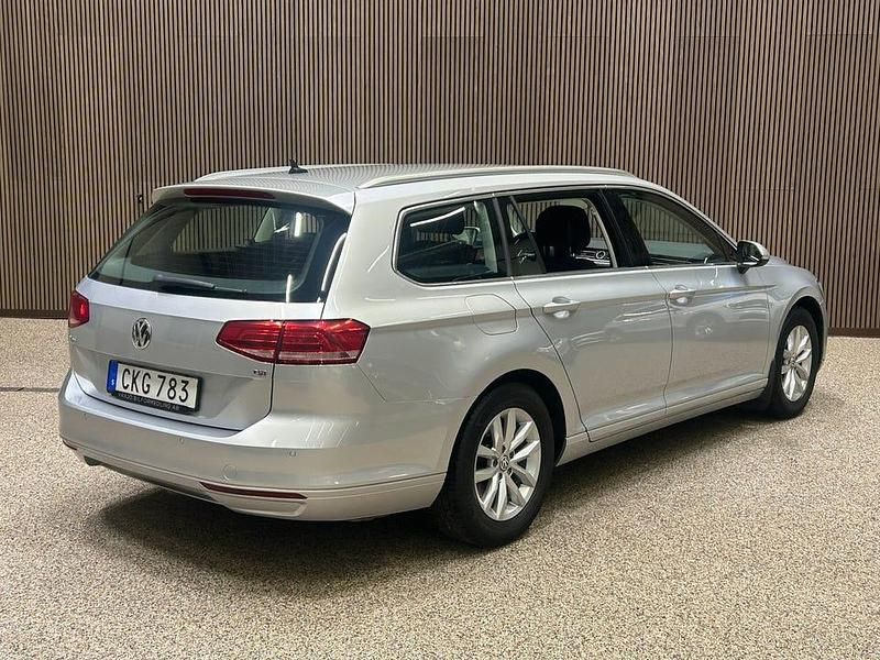 Begagnad VW Passat 150 HK (110 kW) 2017 Silver Kombi
