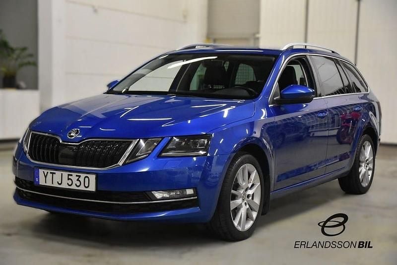 Blå Begagnad 2018 Skoda Octavia Kombi | 169 900 kr (Marknadspris) - Bild 1/4