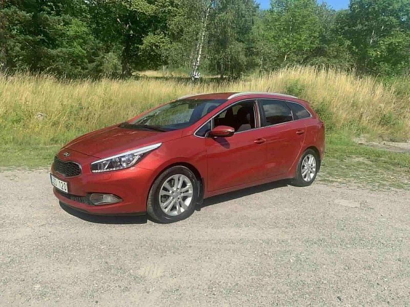 Röd Begagnad 2013 Kia Ceed Sportswagon Kombi | 59 900 kr (Superpris) - Bild 1/4
