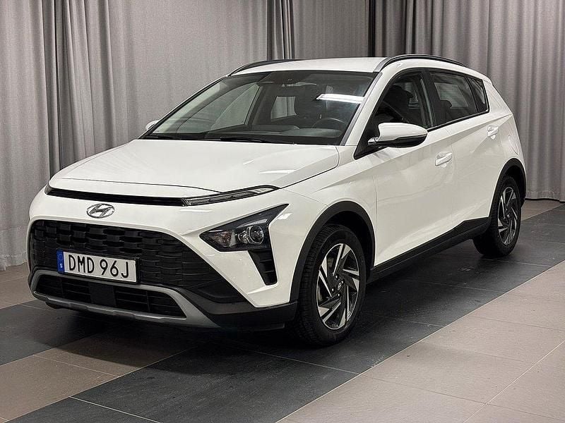 Vit Begagnad 2022 Hyundai Bayon Essential SUV | 159 900 kr (Marknadspris) - Bild 1/3