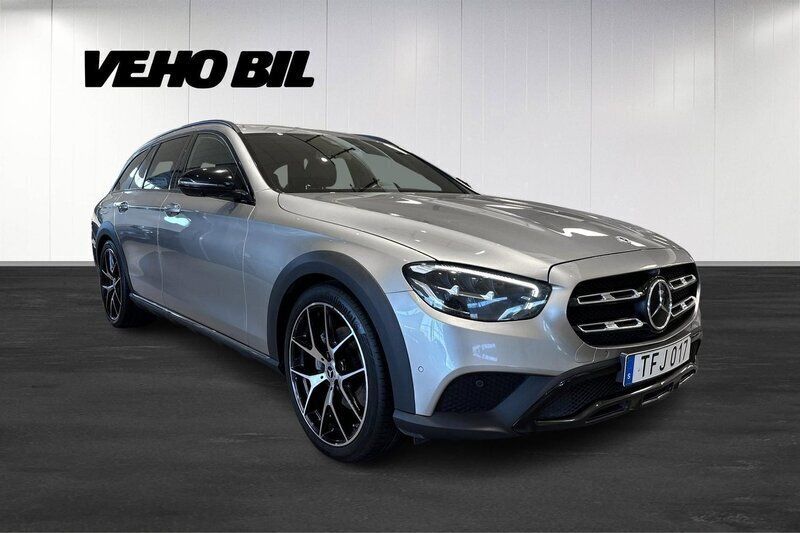 Silver Begagnad 2022 Mercedes E220 Avantgarde Kombi | 469 000 kr (Dyr) - Bild 1/4