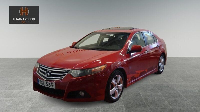 Röd Begagnad 2009 Honda Accord Executive Sedan | 64 500 kr (Marknadspris) - Bild 1/4