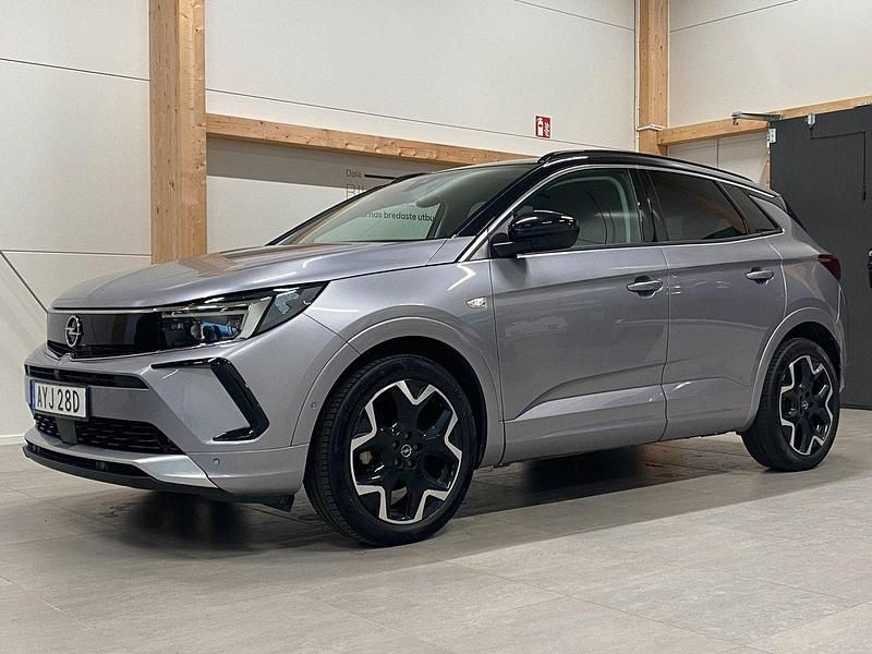 Grå Begagnad 2024 Opel Grandland X Ultimate SUV | 289 900 kr - Bild 1/4