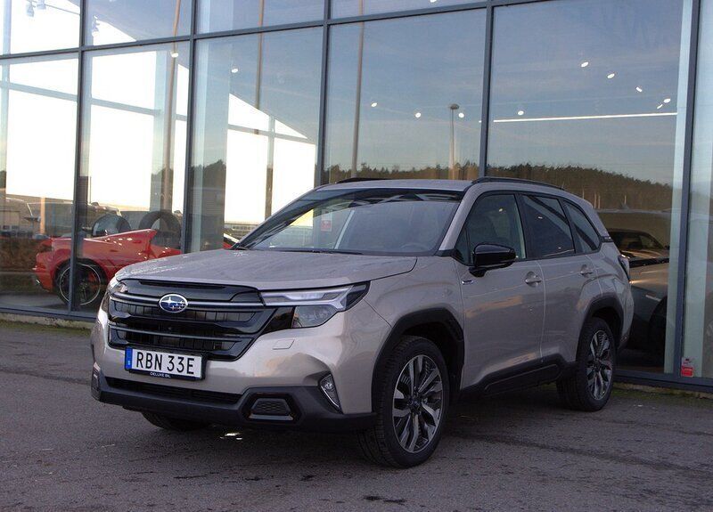Brun Ny 2024 Subaru Forester SUV | 463 400 kr (Marknadspris) - Bild 1/4
