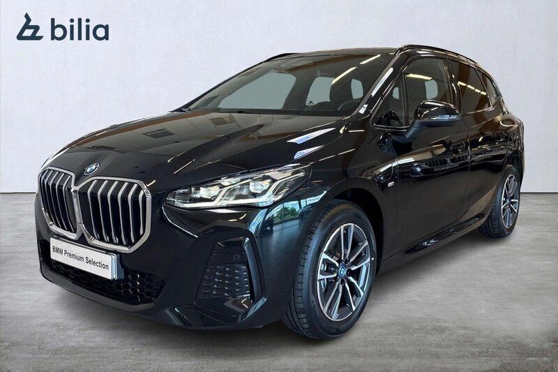 Svart Begagnad 2024 BMW 225 Active Tourer M Sport Minibuss | 455 000 kr (Lite dyr) - Bild 1/3