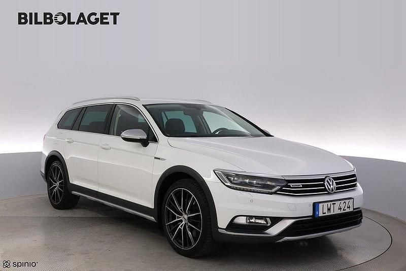 Vit Begagnad 2016 VW Passat Alltrack Kombi | 139 800 kr (Marknadspris) - Bild 1/4