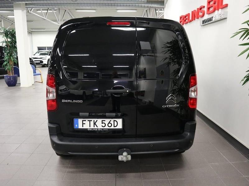 Begagnad Citroën Berlingo Business Class 131 HK (96 kW) 2023 Svart Minibuss