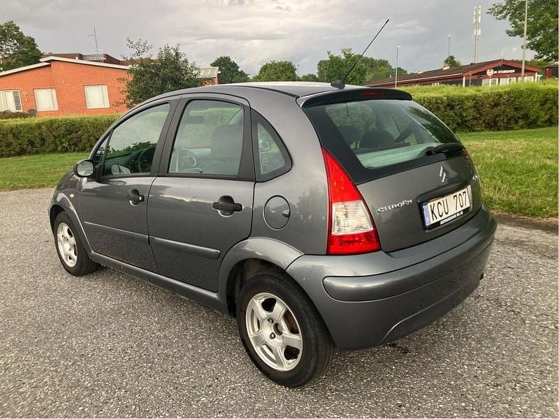 Grå Begagnad 2010 Citroën C3 Halvkombi | 17 500 kr (Superpris) - Bild 1/4