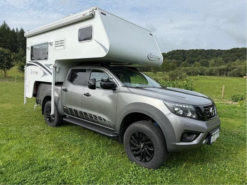 Grå Begagnad 2019 Nissan Navara N-Guard Pickup | 575 000 kr - Bild 1/4