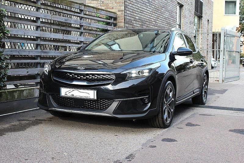 Svart Begagnad 2020 Kia XCeed Advance SUV | 229 000 kr (Marknadspris) - Bild 1/4