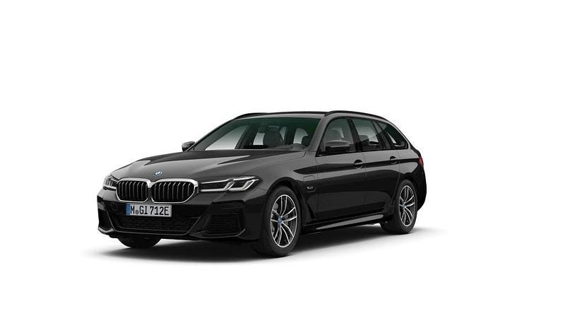 Svart Begagnad 2021 BMW 530e M Sport Kombi | 439 500 kr (Marknadspris) - Bild 1/4