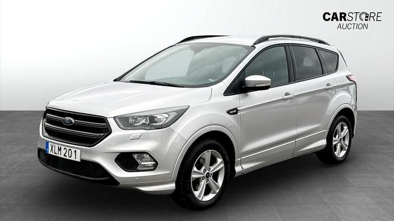 Ljusgrå (grey) Begagnad 2018 Ford Kuga ST-Line SUV | 179 900 kr (Marknadspris) - Bild 1/4