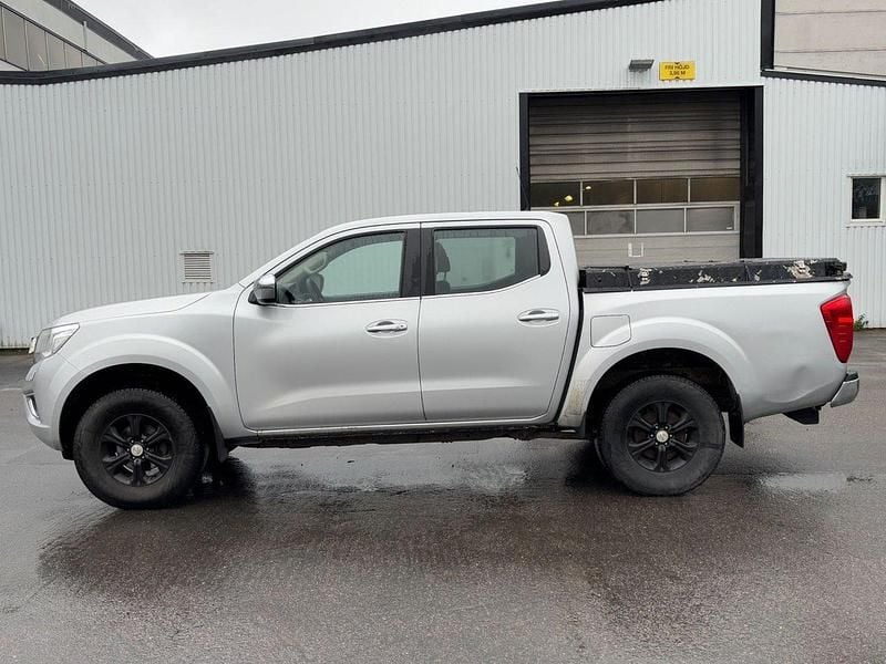 Silver Begagnad 2017 Nissan Navara Pickup | 99 999 kr (Bra pris) - Bild 1/4