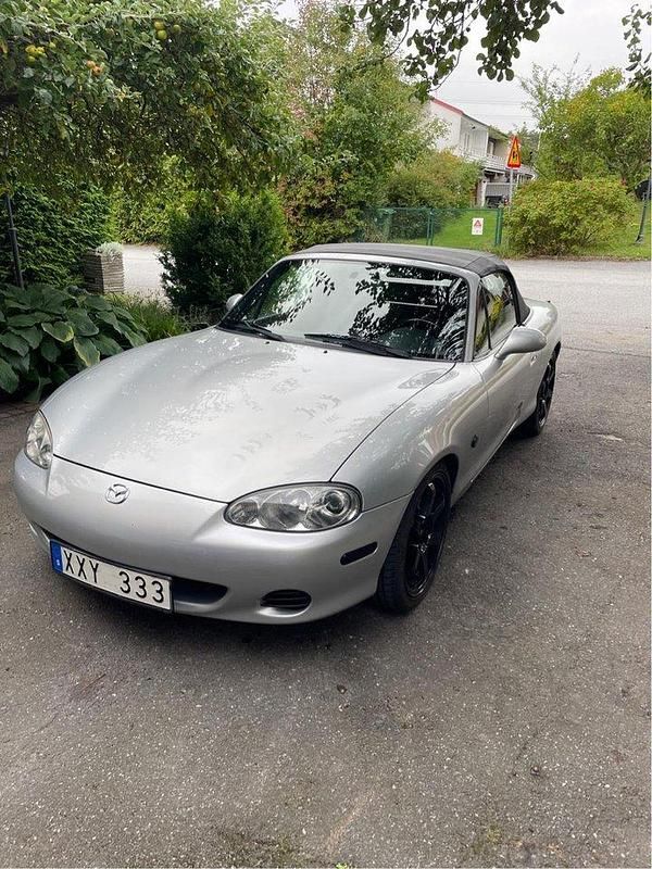 Silver Begagnad 2001 Mazda MX5 Cab | 95 000 kr (Dyr) - Bild 1/4