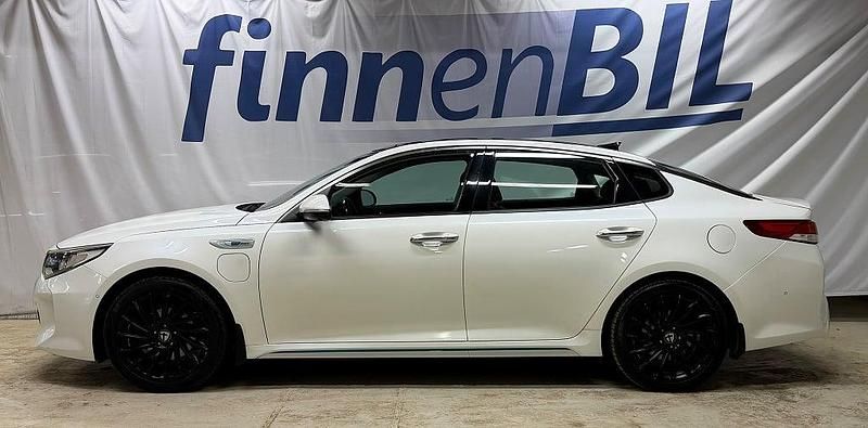 Begagnad Kia Optima Hybrid 156 HK (114 kW) 2016 Vit Sedan