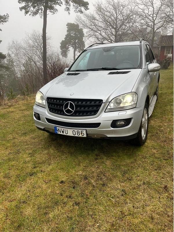 Silver Begagnad 2007 Mercedes ML320 SUV | 50 000 kr (Bra pris) - Bild 1/1