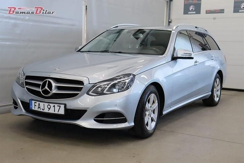 Silver Begagnad 2015 Mercedes E220 Avantgarde Kombi | 169 900 kr (Dyr) - Bild 1/4