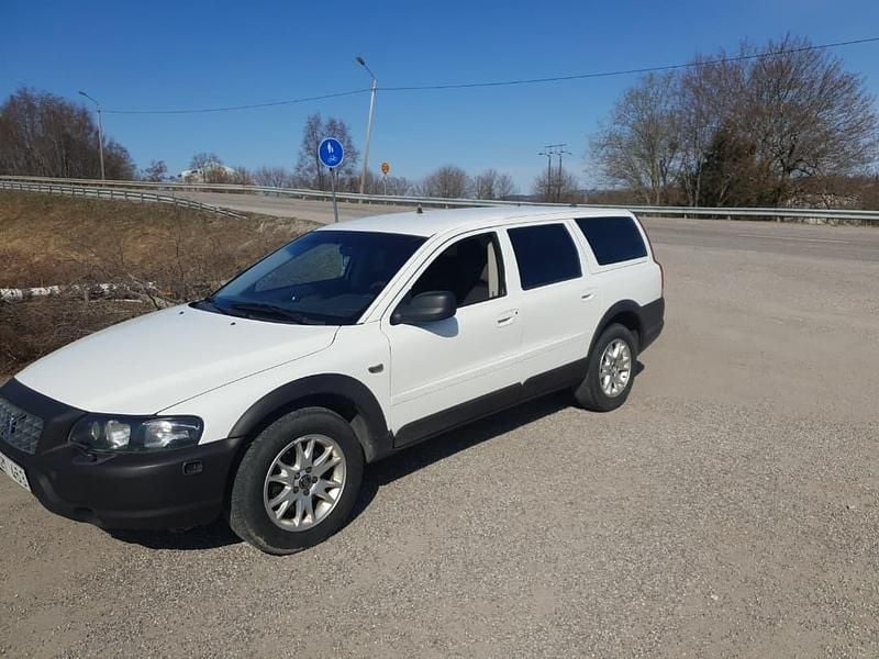 Vit Begagnad 2004 Volvo XC70 SUV | 29 000 kr (Marknadspris) - Bild 1/4