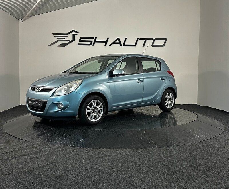 Ljusblå Begagnad 2011 Hyundai i20 Premium Halvkombi | 49 900 kr (Marknadspris) - Bild 1/4