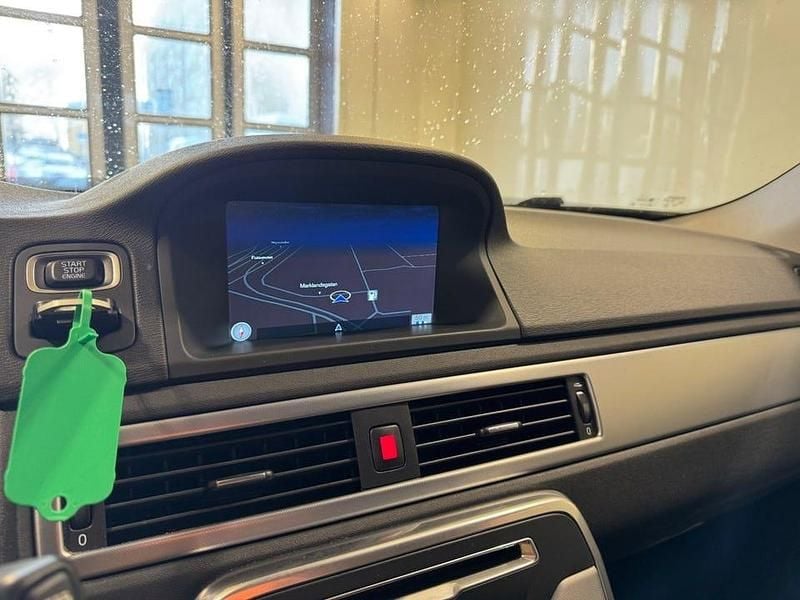 Begagnad Volvo V70 Momentum 116 HK (85 kW) 2015 Silver Kombi