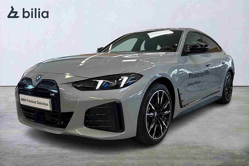 Grå Begagnad 2026 BMW i4 Sedan | 719 000 kr - Bild 1/1