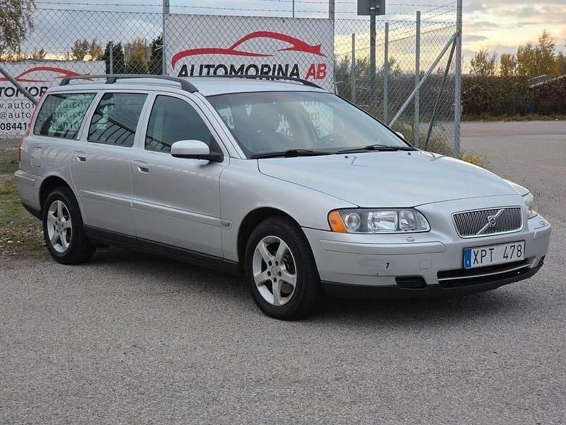 Begagnad Volvo V70 Business Edition 140 HK (102 kW) 2006 Ljusgrå (grå) Kombi