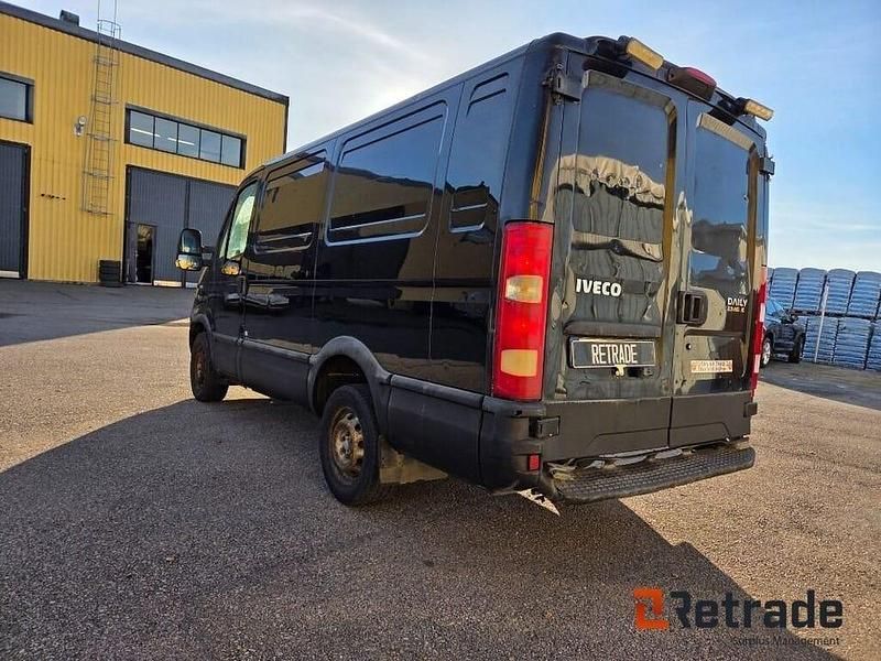 Begagnad Iveco Daily 116 HK (85 kW) 2012 Svart