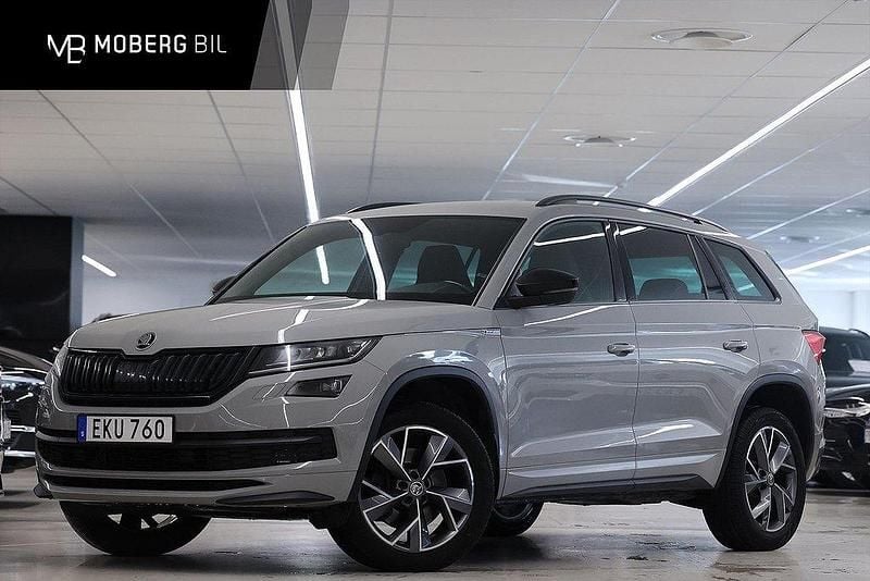 Grå Begagnad 2020 Skoda Kodiaq SportLine SUV | 299 900 kr (Marknadspris) - Bild 1/2