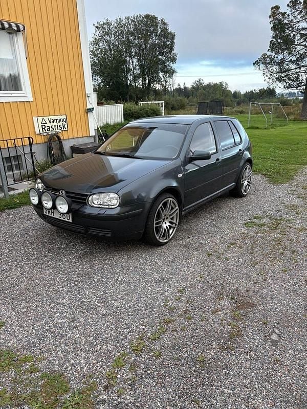 Begagnad 2002 VW Golf IV Halvkombi | 27 500 kr (Lite dyr) - Bild 1/4