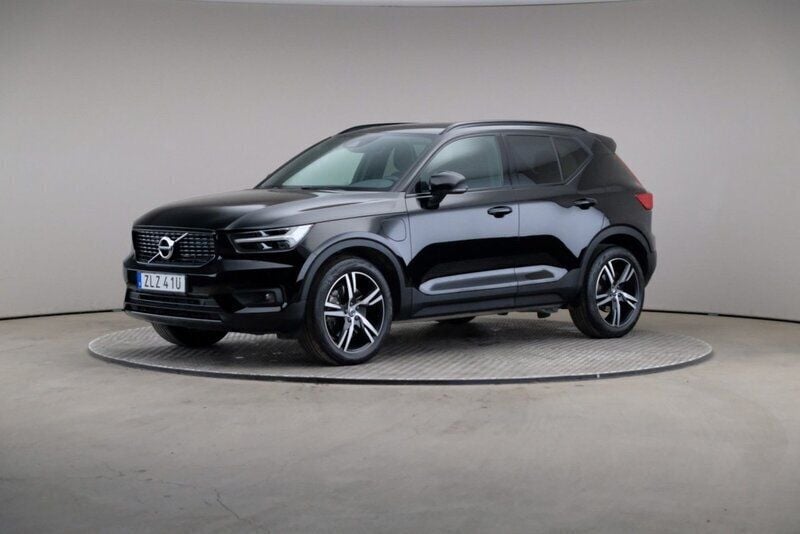 Svart Begagnad 2021 Volvo XC40 R-Design SUV | 365 000 kr (Bra pris) - Bild 1/4