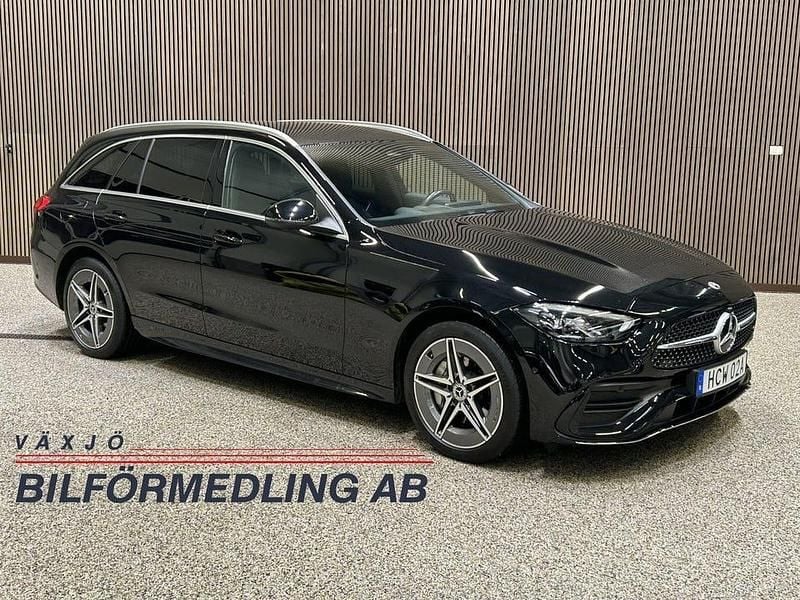 Svartmetallic Begagnad 2024 Mercedes C300 AMG line Kombi | 434 900 kr - Bild 1/4