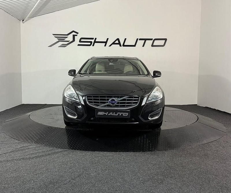 Begagnad Volvo V60 Summum 180 HK (132 kW) 2011 Svart Kombi