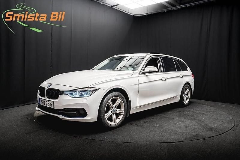 Vit Begagnad 2017 BMW 318 Sport Line Kombi | 129 800 kr (Bra pris) - Bild 1/3