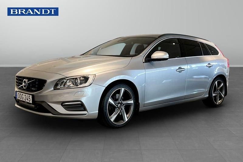 Silver Begagnad 2015 Volvo V60 Business Edition Kombi | 229 900 kr (Dyr) - Bild 1/4