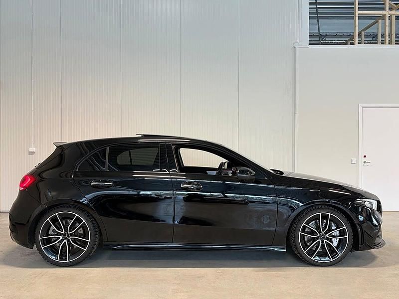 Begagnad Mercedes A35 AMG AMG 306 HK (225 kW) 2022 Svart Halvkombi