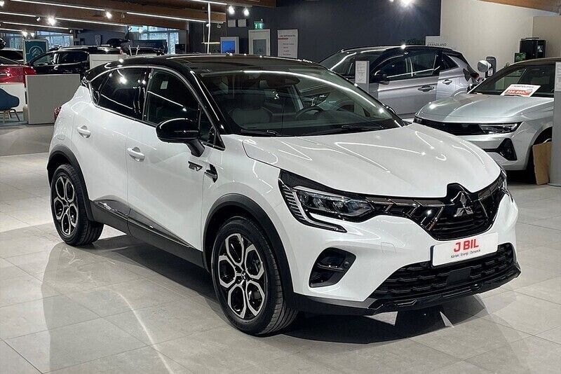 Crystal white med svart tak Begagnad 2023 Mitsubishi ASX Intense+ SUV | 309 900 kr (Marknadspris) - Bild 1/4