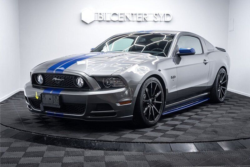 Grå Begagnad 2014 Ford Mustang GT Sportkupé | 379 900 kr - Bild 1/4