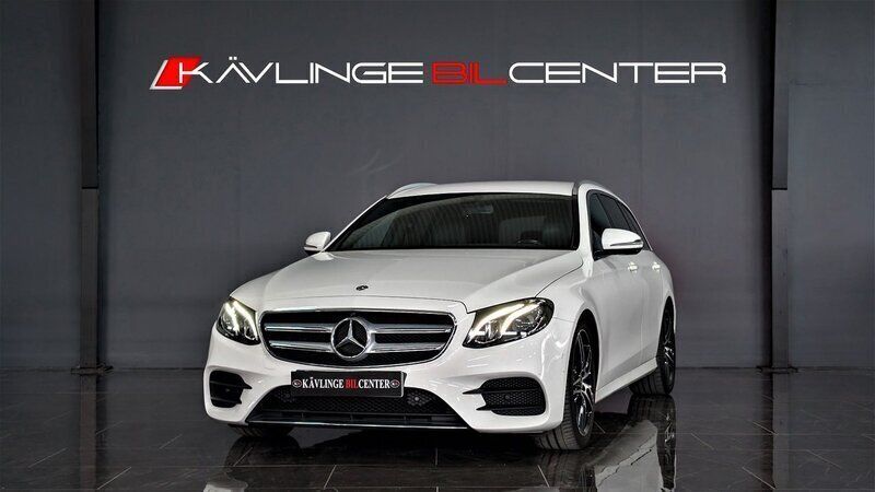 Vit Begagnad 2020 Mercedes E200 AMG line Kombi | 239 900 kr (Marknadspris) - Bild 1/4