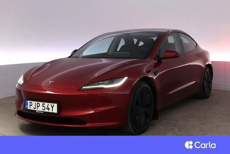Röd Begagnad 2023 Tesla Model 3 Long Range AWD Sedan | 468 900 kr - Bild 1/4
