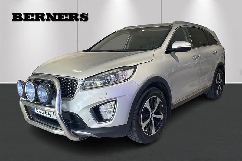 Grå Begagnad 2015 Kia Sorento 2 SUV | 209 000 kr (Bra pris) - Bild 1/4