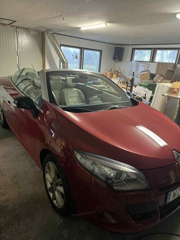 Röd Begagnad 2011 Renault Mégane Cabriolet Cab | 83 000 kr - Bild 1/4