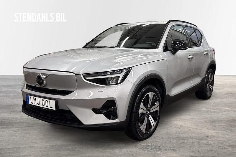 Silver Begagnad 2023 Volvo XC40 Plus SUV | 349 900 kr - Bild 1/4