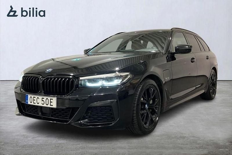 Svart Begagnad 2023 BMW 530 M Sport Kombi | 369 900 kr - Bild 1/3