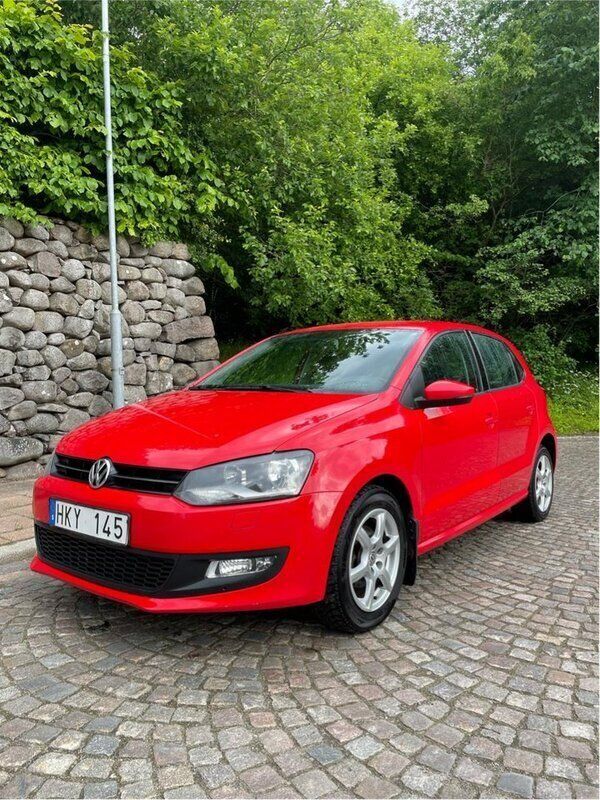 Röd Begagnad 2010 VW Polo Halvkombi | 42 450 kr (Marknadspris) - Bild 1/4