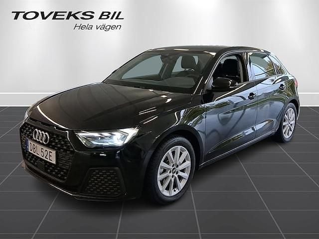 Svart (mytsvart metallic) Begagnad 2025 Audi A1 Sportback Proline Halvkombi | 249 900 kr (Lite dyr) - Bild 1/4