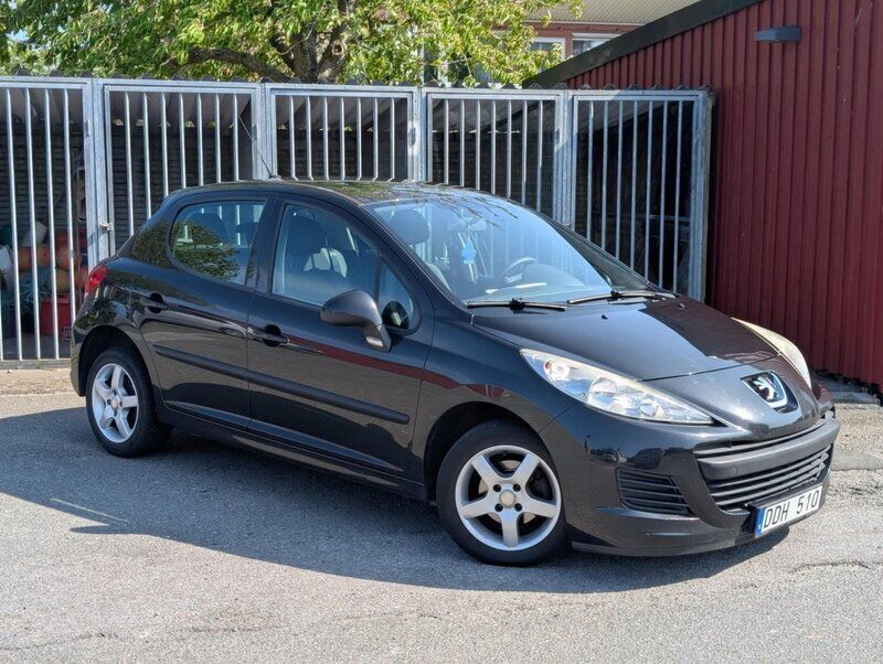 Svart Begagnad 2010 Peugeot 207 Halvkombi | 14 900 kr (Superpris) - Bild 1/4