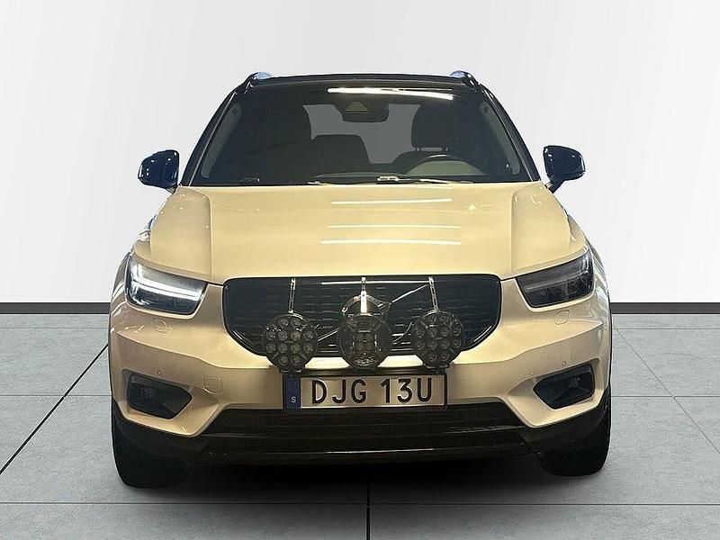 Begagnad Volvo XC40 R-Design 150 HK (110 kW) 2019 Vit SUV