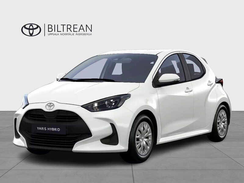 Silver Ny 2024 Toyota Yaris Hybrid Life Halvkombi | 254 900 kr - Bild 1/4