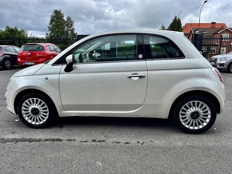 Vit (vit met) Begagnad 2007 Fiat 500 Lounge Halvkombi | 49 000 kr (Bra pris) - Bild 1/4
